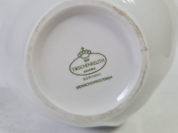 Ваза винтажная Tirschenreuther Bavaria в виде листа и сидящей на нем птички, белый фарфор, 12 x 10 x 14,5 см, Германия, 1960-1970гг.