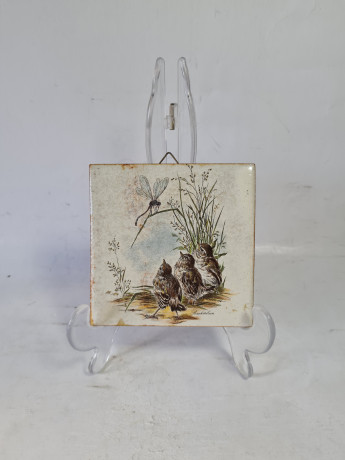 Панно винтажное Wlo "Трясогузки в траве / Х. Арнот", керамика, 10 x 10 см, Германия, 1960-70гг.