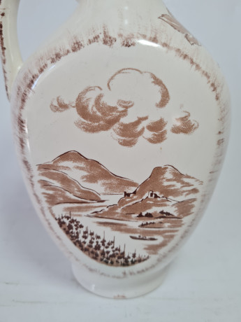 Ulmer Keramik Винтажный керамический кувшин с пробкой для вина в коричнево-белых тонах "Сбор урожая винограда", 21см x 12см, Германия, 1960-70гг.