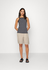 Tommy Hilfiger BERMUDA Shorts light sandalwood шорты-бермуды светлое сандаловое дерево