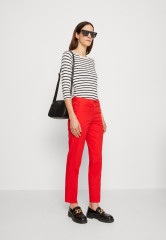 Tommy Hilfiger 1985 SLIM OPEN 3/4 Long sleeved top white/desert sky 1985 SLIM OPEN 3/4 Топ с длинными рукавами белое/пустынное небо