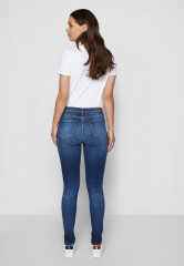Tommy Hilfiger COMO DOREEN Jeans Skinny Fit doreen COMO DOREEN Джинсы скинни Дорин