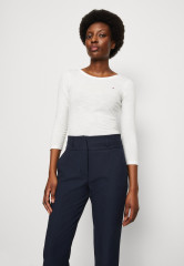 Tommy Hilfiger 1985 SLIM OPEN 3/4 Long sleeved top ecru 1985 SLIM OPEN 3/4 Топ с длинными рукавами экрю