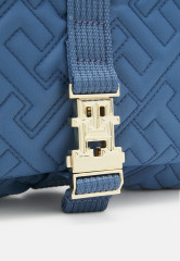 Tommy Hilfiger FLOW FLAP CROSSOVER Across body bag blue coast FLOW FLAP CROSSOVER — Сумка через плечо голубое побережье