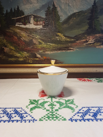 Winterling Roslau Bavaria Сахарница, белый фарфор с позолоченным ободком и рельефным узором, 10 x 8,5 см, Германия, 1960-70гг.