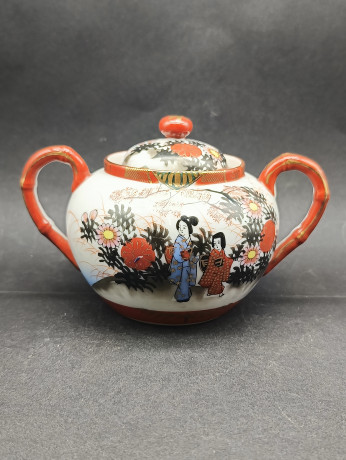 Набор для чая винтажный в традиционном китайском стиле "Девушки в саду", фарфор, ручная роспись, Китай, 1960-70гг.