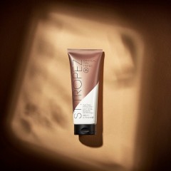 St.Tropez Graduell braunende und straffende Bodylotion, getont  Постепенно подрумянивающий и укрепляющий лосьон для тела, тонизирующий