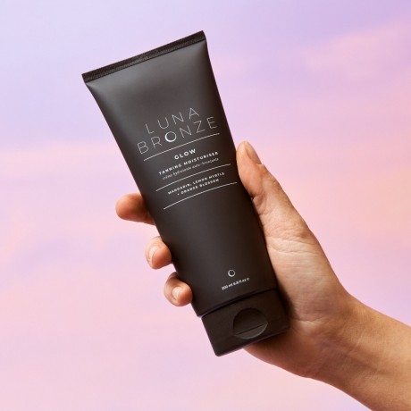 Luna Bronze Glow. Gradual Tanning Moisturiser светиться Увлажняющий крем постепенного загара