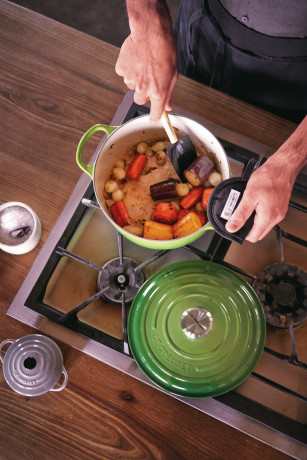 Le Creuset LE CREUSET Br\u00e4ter 24 cm SIGNATURE grun LE CREUSET Br>4ter 24 см SIGNATURE