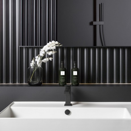 EIGHT  BOB Grooming Eight & Bob Hand Wash  Уход за восьмеркой и мытье рук Боба