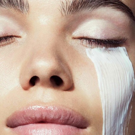 MZ SKIN Hydrate & Nourish Age Defence Retinol Day Moisturiser  Увлажняющий и питающий антивозрастной дневной увлажняющий крем с ретинолом