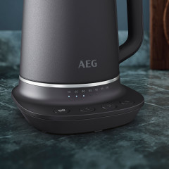 AEG AEG Wasserkocher K7-1-6BP Gourmet 7, 1,7 l, 2400 W  Чайник AEG K7-1-6BP Gourmet 7, 1,7 л, 2400 Вт