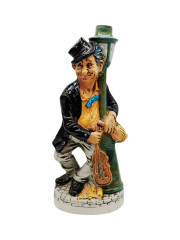 Винтажная коньячная бутылка &quot;Пьяный музыкант у фонаря&quot;, ручная роспись, бисквитный фарфор, 29 см, Италия, 1971 год.