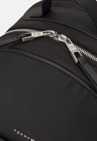 Tommy Hilfiger ELEVATED BACKPACK UNISEX Rucksack black ПОВЫШЕННЫЙ РЮКЗАК УНИСЕКС Рюкзак черный