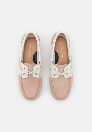 Tommy Hilfiger BOAT SHOE Slip-ons misty blush ЛОДОЧНЫЕ ОБУВИ слипоны туманный румянец