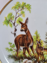 Тарелка декоративная винтажная AK Kaiser / Gör с изображением оленя и оленят, фарфор, 10 см, Германия, 1960-70гг.