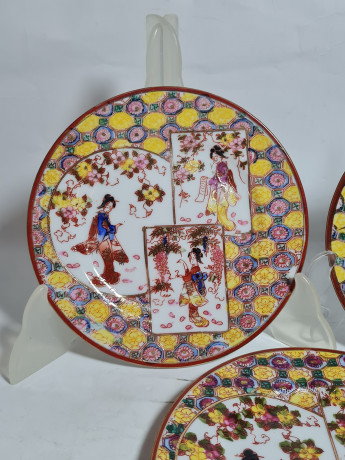 Тарелки сервировочные винтажные в традиционном китайском стиле, в красно-желтых тонах, фарфор, 3 шт., 16.5 см, Китай, 1970-80гг.
