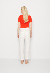 Tommy Hilfiger BOYFIT CAS PULL ON Trousers ecru BOYFIT CAS PULL ON Брюки экрю