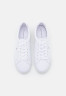 Tommy Hilfiger ESSENTIAL STRIPES Trainers white ESSENTIAL STRIPES Кроссовки белый