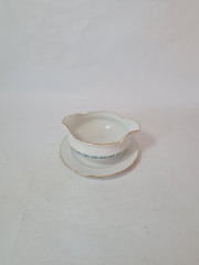 Соусник винтажный Thun, белый фарфор с зеленым узором и позолотой Natalie, 17 x 8 см, Чехословакия, 1960-70гг.