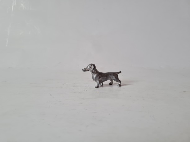 Коллекционная металлическая фигурка собаки "Такса", 3см x 5см, Германия