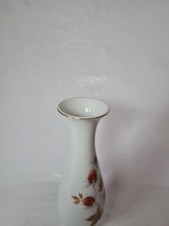 Royal Porzellan Bavaria KPM Белая фарфоровая ваза "Осенние листья", 29 x 9 см , Германия, 1960-70гг.