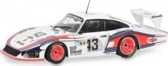 Porsche 935 MobyDick #43 weiss\/rot 1:18 Porsche 935 MobyDick #43 белый/красный 1:18