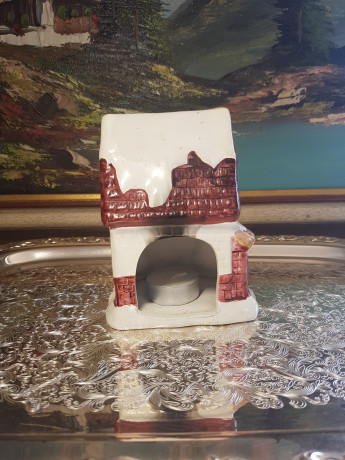 Подсвечник винтажный керамический в виде дома, 9,5 x 7,5 x 13 см, Германия, 1960-70гг.