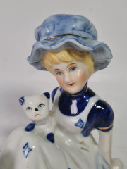 Статуэтка винтажная в стиле Рококо &quot;Девушка с собачками&quot;. фарфор, 11 см, Германия, 1970-80гг.