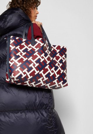 Tommy Hilfiger Monogram Iconic Across body bag corporate mix Monogram Iconic — сумка через плечо корпоративный микс