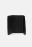 Tommy Hilfiger EMBLEM LARGE FLAP Wallet black ЭМБЛЕМА БОЛЬШОЙ КЛАПАН Бумажник черный
