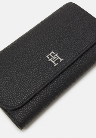 Tommy Hilfiger EMBLEM LARGE FLAP Wallet black ЭМБЛЕМА БОЛЬШОЙ КЛАПАН Бумажник черный