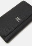 Tommy Hilfiger EMBLEM LARGE FLAP Wallet black ЭМБЛЕМА БОЛЬШОЙ КЛАПАН Бумажник черный