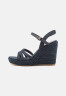 Tommy Hilfiger ESSENTIAL BASIC WEDGE High heeled sandals space blue ESSENTIAL BASIC WEDGE Босоножки на высоком каблуке космический синий