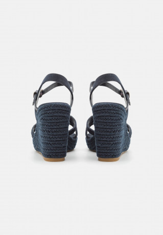Tommy Hilfiger ESSENTIAL BASIC WEDGE High heeled sandals space blue ESSENTIAL BASIC WEDGE Босоножки на высоком каблуке космический синий