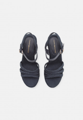 Tommy Hilfiger ESSENTIAL BASIC WEDGE High heeled sandals space blue ESSENTIAL BASIC WEDGE Босоножки на высоком каблуке космический синий