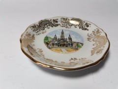 Limoges France Basilique Notre-Dame-du-Rosaire, Лимож Коллекционное блюдце в золоте &quot;Базилика Святого Розария в Лурде&quot;, лиможский фарфор, 9,5 см, Франция 1960г.