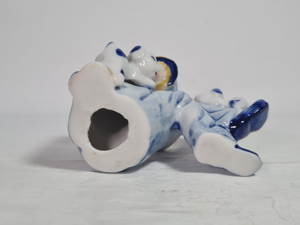 Статуэтка винтажная в стиле Рококо "Парень собачками". фарфор, 11 см, Германия, 1970-80гг.