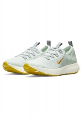 Nike Performance REACT ESCAPE Sneaker low barely green/kumquat football grey pure platinum sail vivid sulfur REACT ESCAPE Низкие кроссовки женские еле-зеленый/кумкват футбольно-серый чистый платиновый парус ярко-серный