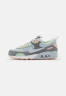 Nike Sportswear W AIR MAX 90 FUTURA Sneaker low grey/sky/pink W AIR MAX 90 FUTURA кроссовки женские низкие серый/небесный/розовый