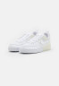 Nike Sportswear AIR FORCE 1 REACT UNISEX Sneaker low white AIR FORCE 1 REACT UNISEX Низкие кроссовки женские белый