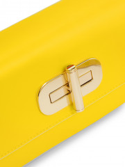 Tommy Hilfiger TURNLOCK JOURNEE MONO Handbag vivid yellow TURNLOCK JOURNEE MONO Сумка ярко-желтый