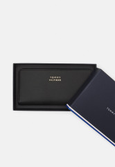 Tommy Hilfiger CASUAL CHIC LARGE WALLET Wallet black БОЛЬШОЙ КОШЕЛЕК CASUAL CHIC Бумажник черный