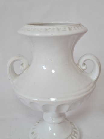 Ваза винтажная с двумя ручками, белый фарфор, 20,5 x 15 см, Германия, 1960-70гг.