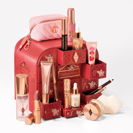 Charlotte Tilbury Hollywood Beauty Wonderland Advent Calendar 2026, Адвент-календарь 2026 с декоративной косметикой для лица, глаз и губ, уходом за кожей и аксессуарами, 15 подарков