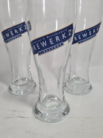 Пивные бокалы винтажные с логотипом Brewerkz Singapore, стекло, 3 шт., 0.5 л, 20 см, Сингапур, 1980-90гг.