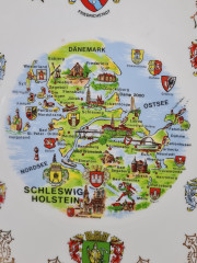 Тарелка декоративная винтажная &quot;Курорты Северного моря&quot;, фарфор, 26.5 см, Германия, 1970-80гг.