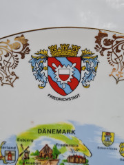 Тарелка декоративная винтажная &quot;Курорты Северного моря&quot;, фарфор, 26.5 см, Германия, 1970-80гг.