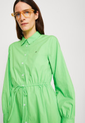Tommy Hilfiger 1985 KNEE DRESS Shirt dress spring lime 1985 ПЛАТЬЕ НА КОЛЕНАХ Платье-рубашка весенняя известь