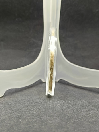 Медальон сувенирный винтажный "Фрауэнкирхе в Дрездене", позолота, 7 х 9 см, Германия, 2005 год.